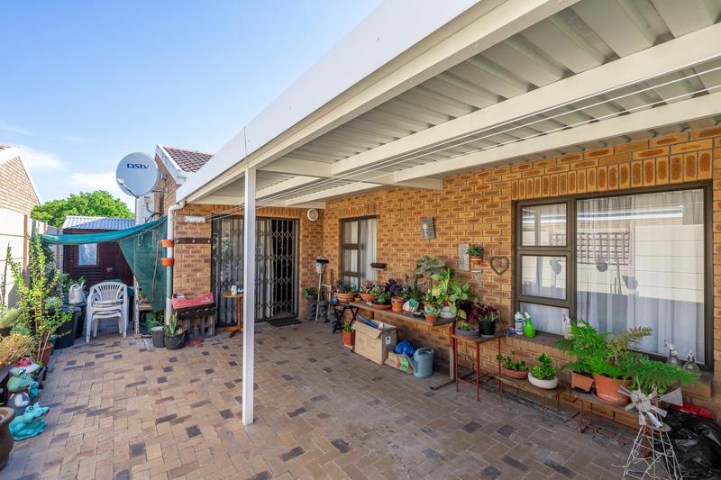 3 Bedroom Property for Sale in De Oude Spruit Western Cape